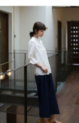 Embroidery blouse with republic of China button