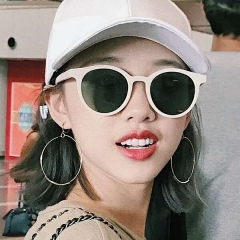 Travel glasses