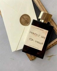 The fragrance of dark wood