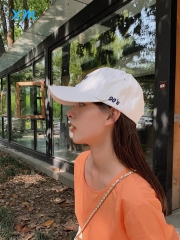 Peaked cap white average size