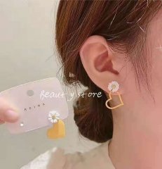 Daisy earrings