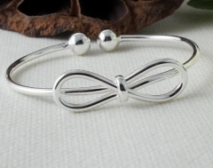 Butterfly-knotted bracelet bracelet